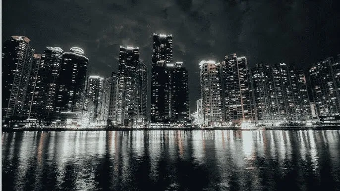 城人动漫 - 城市之光：霓虹背后的人间烟火